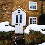 Cozy Retreat Near Historic York