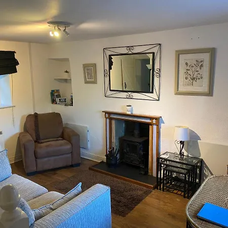 Cozy Retreat Near Historic Vakantiehuis *